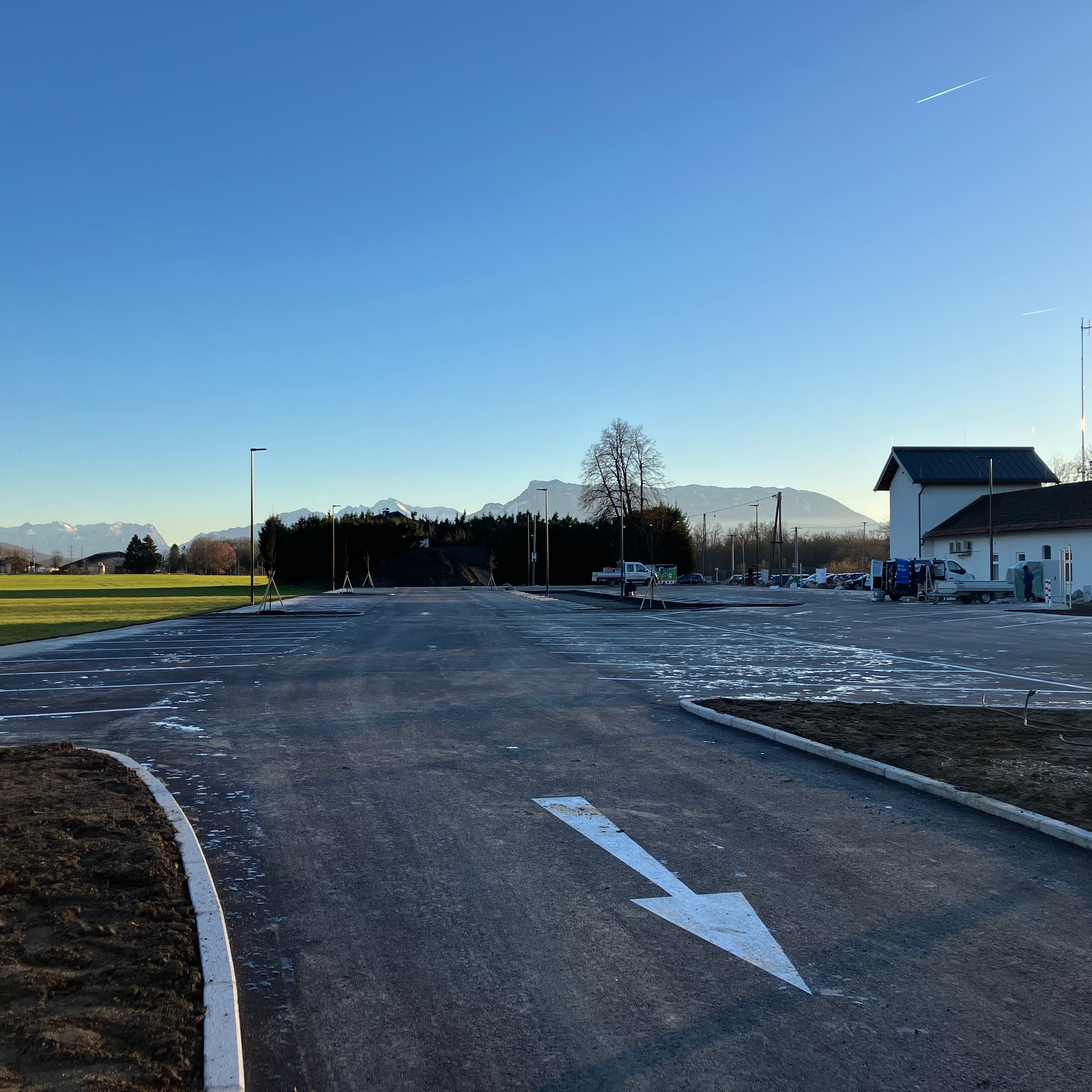 Parkplatz am Bahnhof Anthering